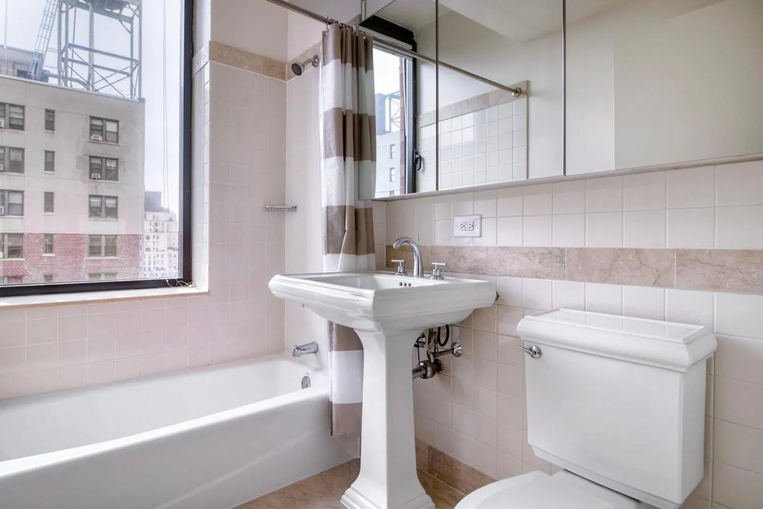 Upper West Side 2Br W Rooftop Gym Nr Park Nyc-1216 Apartamento Nova Iorque 0*,  Estados Unidos da América